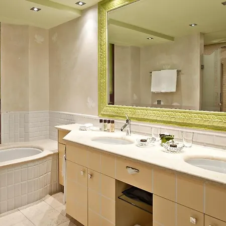 Carlton - The Leading Of The World Hotel 5*