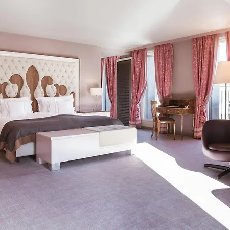 Hotel Carlton - The Leading Of The World 5*