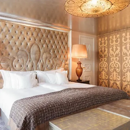 Hotel Carlton - The Leading Of The World