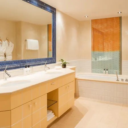 Hotel Carlton - The Leading Of The World St. Moritz