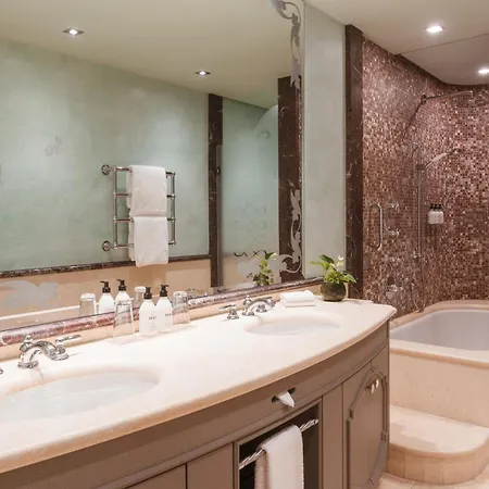 Carlton - The Leading Of The World Hotel
