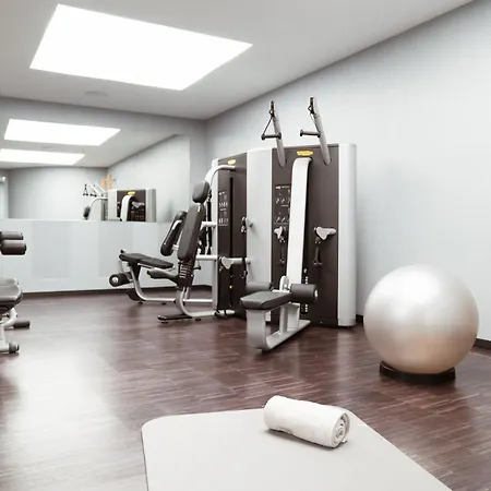 Hotel Carlton - The Leading Of The World