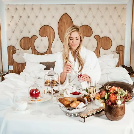 Carlton - The Leading Of The World St. Moritz