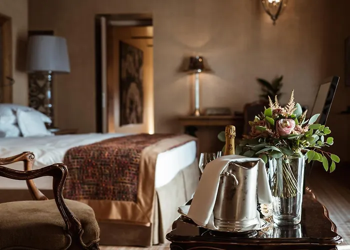 Hotel Carlton - The Leading Of The World