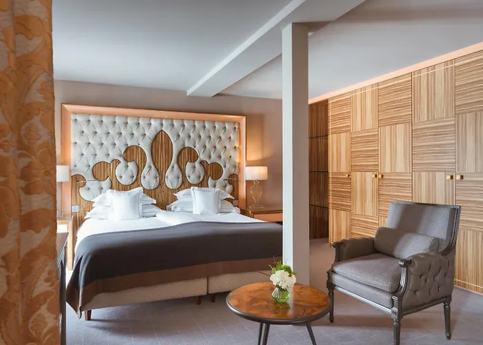 Carlton - The Leading Of The World Hotel