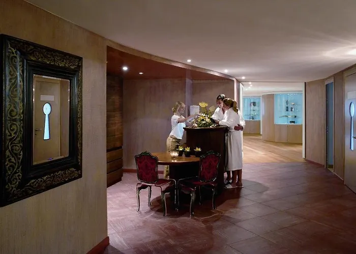 Hotel Carlton - The Leading Of The World St. Moritz