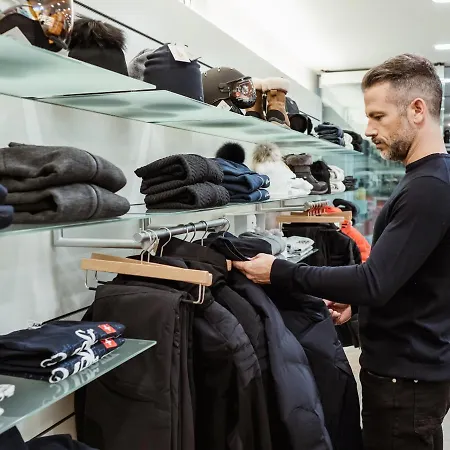 Carlton - The Leading Of The World 5*