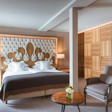 Carlton - The Leading Of The World Hotel