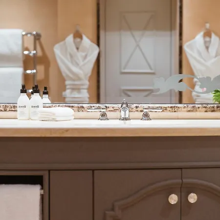 Carlton - The Leading Of The World Hotel