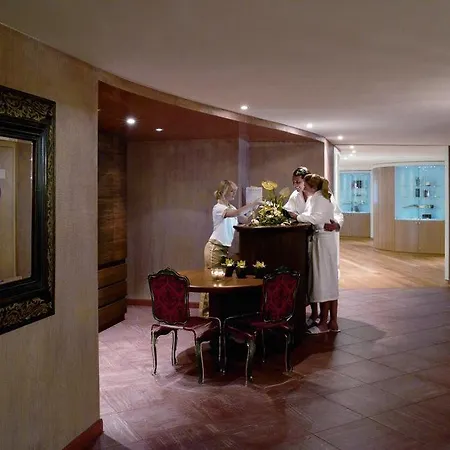 Hotel Carlton - The Leading Of The World St. Moritz