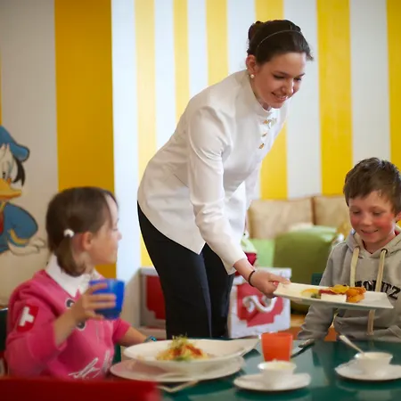 Carlton - The Leading Of The World