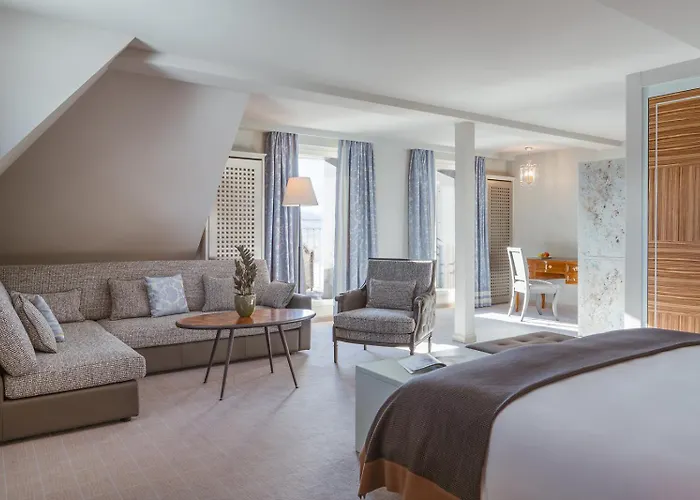 Carlton - The Leading Of The World Hotel