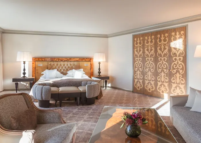 Hotel Carlton - The Leading Of The World