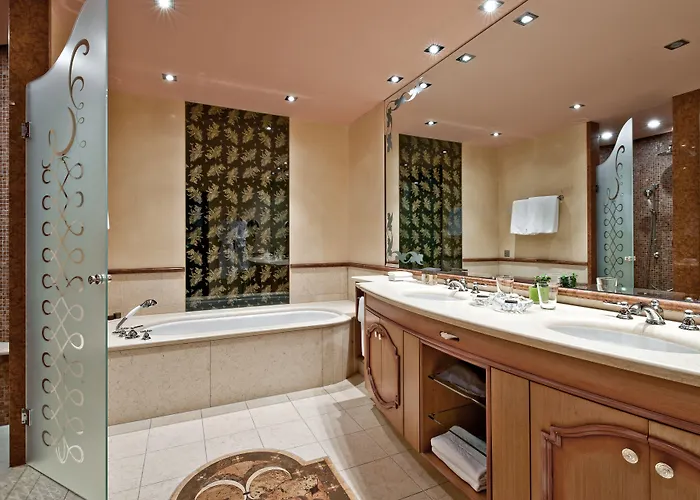 Hotel Carlton - The Leading Of The World St. Moritz