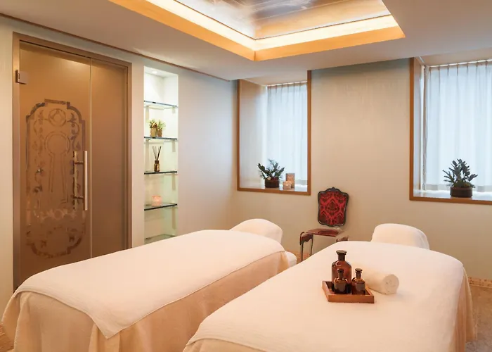 Carlton - The Leading Of The World