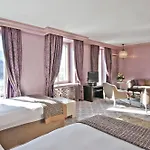 Carlton - The Leading Of The World 5*