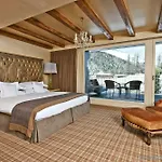 Hotel Carlton - The Leading Of The World