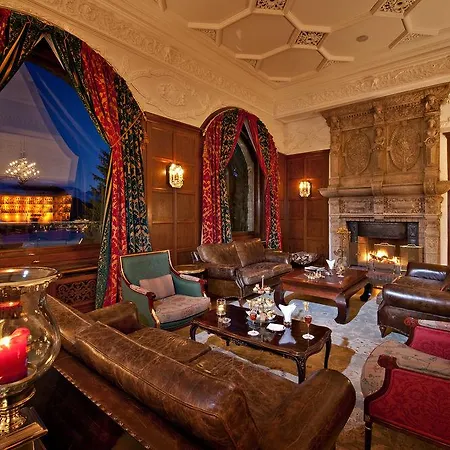 Hotel Carlton - The Leading Of The World