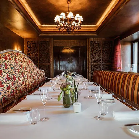Hotel Carlton - The Leading Of The World