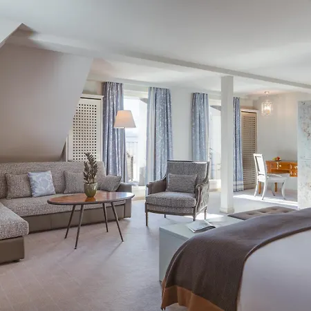 Carlton - The Leading Of The World ホテル